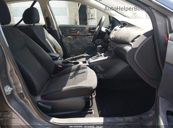 3N1AB7AP8JY318039 2018 NISSAN SENTRA Gray Widok wnętrza z przodu
