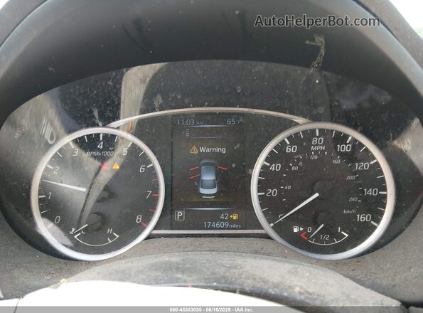 3N1AB7AP8JY318039 2018 NISSAN SENTRA Gray Widok tylnych siedzeń