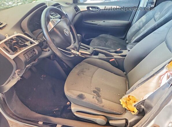 3N1AB7AP9HY292352 2017 NISSAN SENTRA Silver Widok wnętrza z przodu