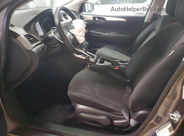 3N1AB7AP9JY251189 2018 NISSAN SENTRA Gray Vista interior delantera
