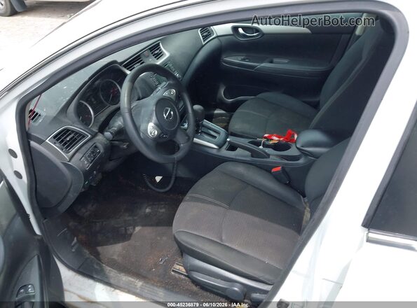 3N1AB7AP9JY310256 2018 NISSAN SENTRA White Widok wnętrza z przodu