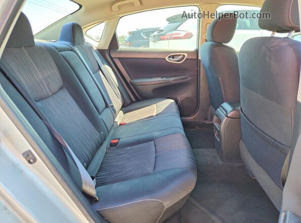 3N1AB7APXGL637089 2016 NISSAN SENTRA Silver Vista de los asientos traseros