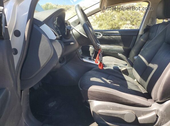 3N1AB7APXHY261546 2017 NISSAN SENTRA Серебряный Вид салона спереди