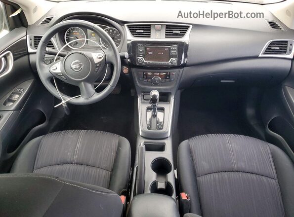3N1AB7APXJL647144 2018 NISSAN SENTRA Red Vista del salpicadero