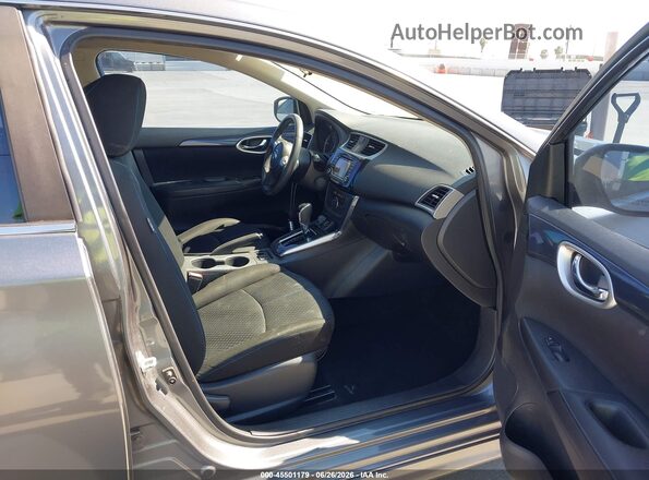3N1AB7APXJY247619 2018 NISSAN SENTRA Gray Vista interior delantera