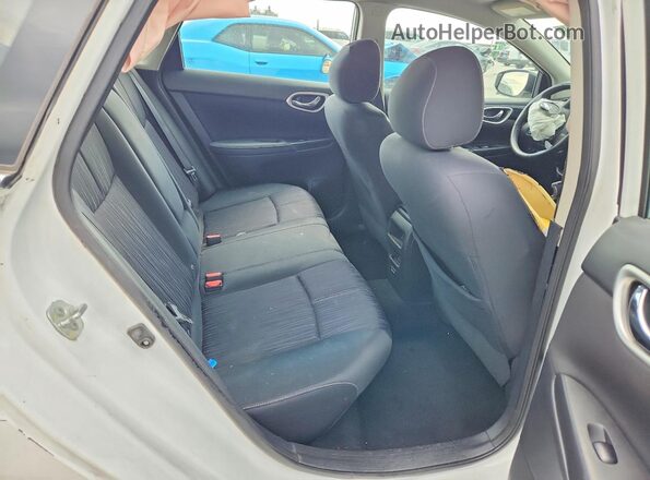 3N1AB7APXJY310038 2018 NISSAN SENTRA White Вид задніх сидінь