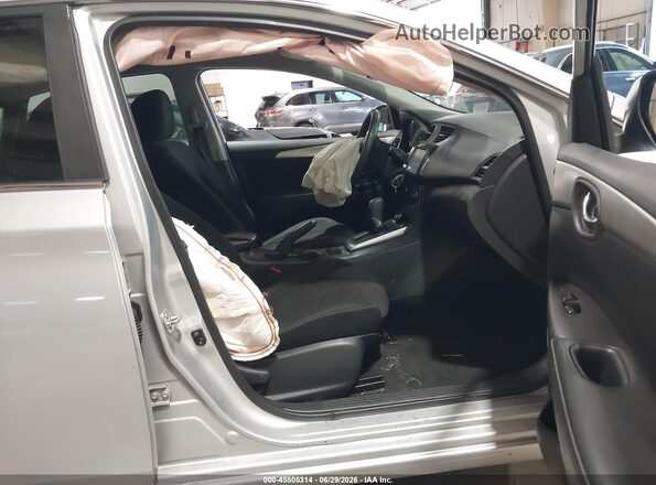 3N1AB7APXKY384545 2019 NISSAN SENTRA Серый Вид салона спереди