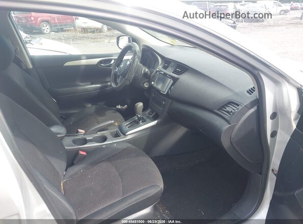 3N1AB7APXKY403983 2019 NISSAN SENTRA Серебряный Вид салона спереди