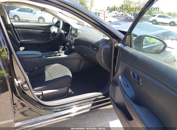 3N1AB8BV3RY201936 2024 NISSAN SENTRA Черный Вид салона спереди