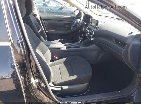 3N1AB8BV4RY204909 2024 NISSAN SENTRA Черный Вид салона спереди
