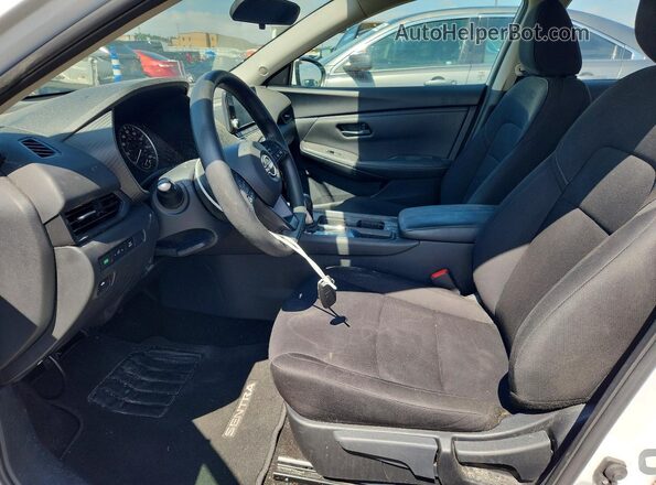 3N1AB8BV4RY292196 2024 NISSAN SENTRA White Вид салону спереду