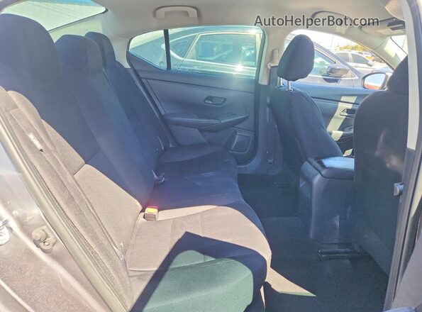3N1AB8BV7RY292001 2024 NISSAN SENTRA Gray Vista de los asientos traseros