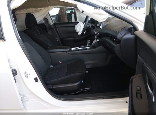 3N1AB8CV0RY252034 2024 NISSAN SENTRA White Front interior view