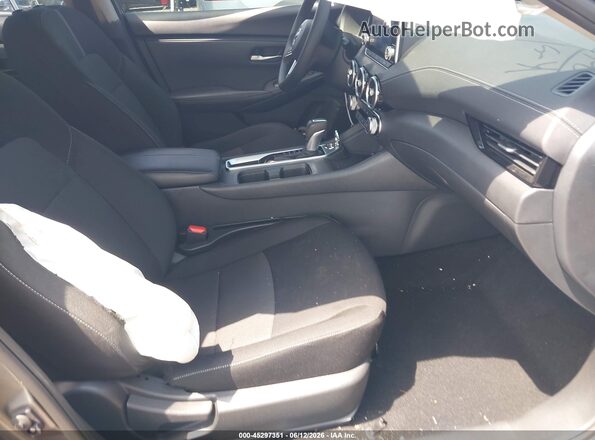 3N1AB8CV1SY246460 2025 NISSAN SENTRA Серый Вид салона спереди