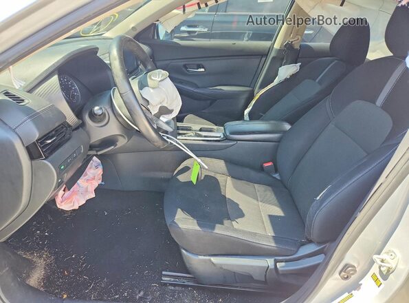 3N1AB8CV3MY247032 2021 NISSAN SENTRA Silver Widok wnętrza z przodu