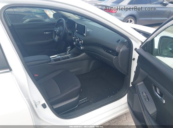 3N1AB8CV5RY263627 2024 NISSAN SENTRA Белый Вид салона спереди