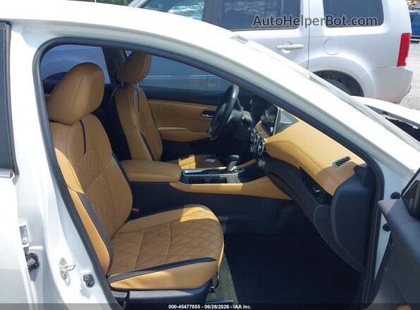 3N1AB8CV7NY310618 2022 NISSAN SENTRA Белый Вид салона спереди