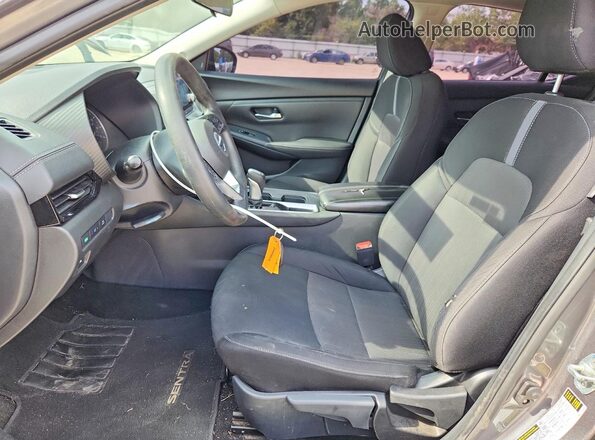 3N1AB8CV7PY261813 2023 NISSAN SENTRA Gray Vista interior delantera