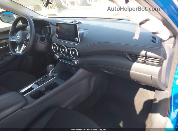 3N1AB8CV8RY347957 2024 NISSAN SENTRA Синий Вид салона спереди