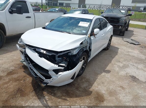 3N1AB8CV9SY406777 2025 NISSAN SENTRA White Vista tres cuartos delantera izquierda