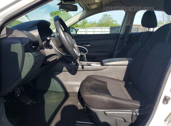 3N1AB8CVXMY296390 2021 NISSAN SENTRA White Widok wnętrza z przodu