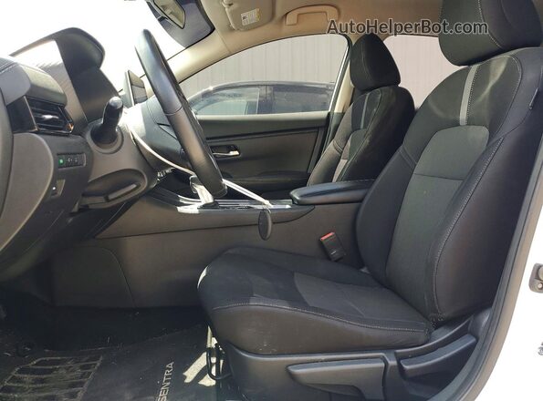 3N1AB8CVXMY326939 2021 NISSAN SENTRA Белый Вид салона спереди