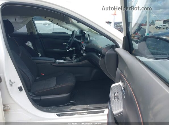 3N1AB8DV0MY258875 2021 NISSAN SENTRA White Widok wnętrza z przodu
