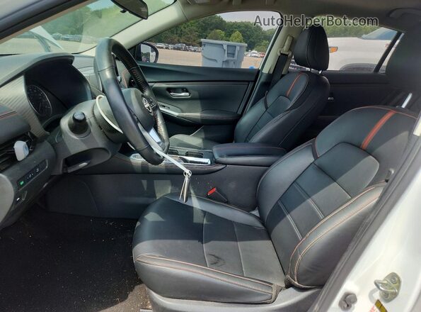 3N1AB8DV2SY288165 2025 NISSAN SENTRA White Вид салону спереду