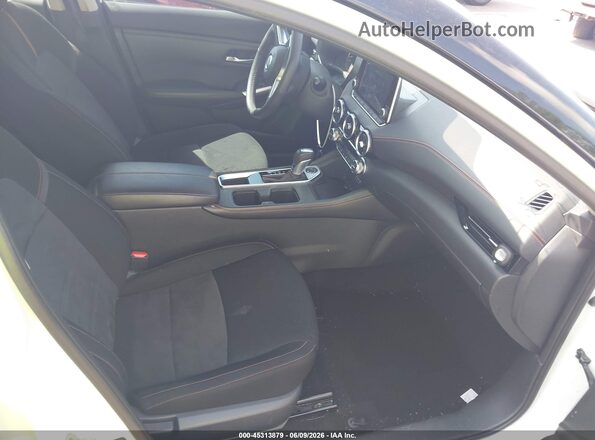 3N1AB8DV3MY257459 2021 NISSAN SENTRA Белый Вид салона спереди