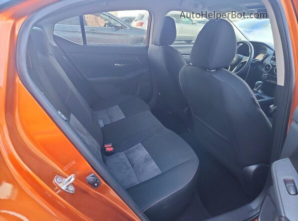 3N1AB8DV3RY370402 2024 NISSAN SENTRA Orange Vista de los asientos traseros