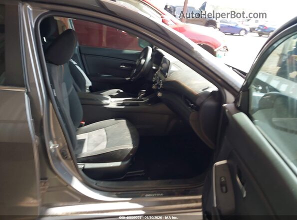3N1AB8DV6PY238974 2023 NISSAN SENTRA Gray Widok wnętrza z przodu
