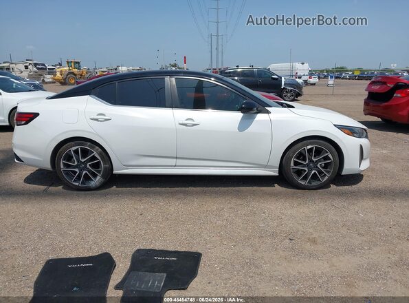 3N1AB8DV6RY226777 2024 NISSAN SENTRA Белый Вид задней части салона