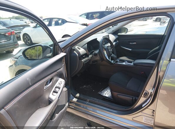 3N1AB8DV7SY354970 2025 NISSAN SENTRA Gray Vista interior delantera