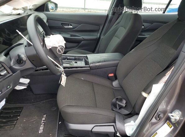 3N1AB9BV0TY231702 2026 NISSAN SENTRA Gray Вид салону спереду