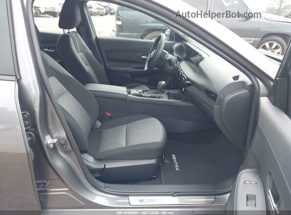 3N1AB9CV2TY236124 2026 NISSAN SENTRA Серый Вид салона спереди