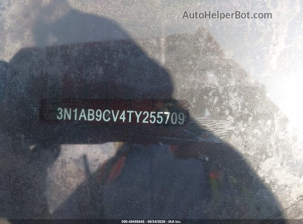 3N1AB9CV4TY255709 2026 NISSAN SENTRA Gray Widok komory silnika