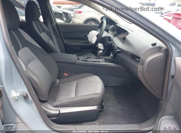 3N1AB9CV5TY246372 2026 NISSAN SENTRA Gray Widok wnętrza z przodu