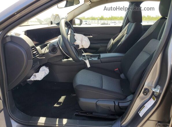3N1AB9CV8TY215164 2026 NISSAN SENTRA Gray Սալոնի դիմացի տեսք