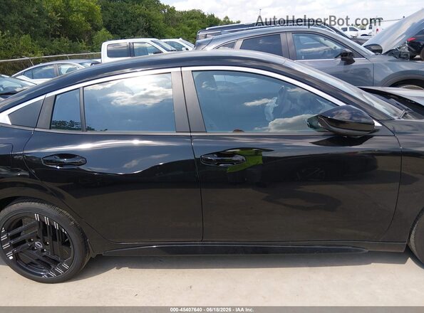 3N1AB9DV7TY212917 2026 NISSAN SENTRA Black Սալոնի հետևի տեսք