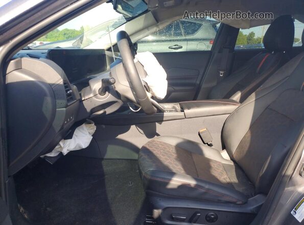 3N1AB9DV7TY228566 2026 NISSAN SENTRA Gray Widok wnętrza z przodu