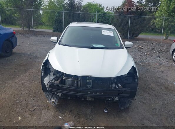 3N1CB7AP9JY211607 2018 NISSAN SENTRA Белый Вид задней части салона