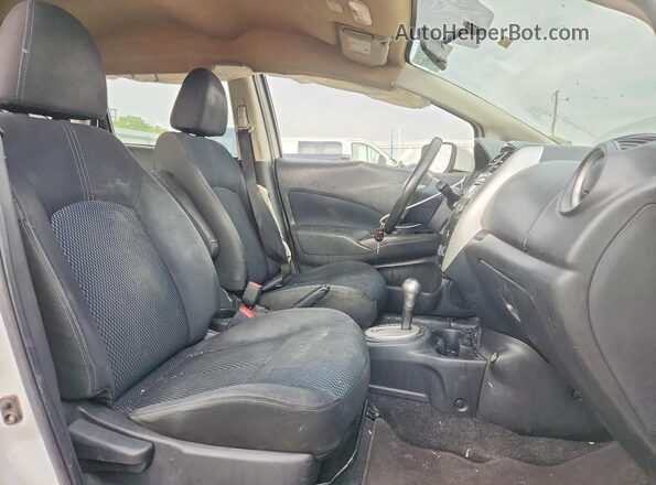 3N1CE2CP0JL357379 2018 NISSAN VERSA White Front interior view