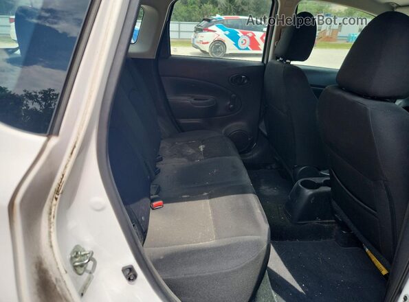 3N1CE2CP0JL369807 2018 NISSAN VERSA White 