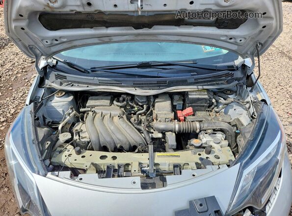 3N1CE2CP5KL363079 2019 NISSAN VERSA Silver Widok wnętrza z tyłu