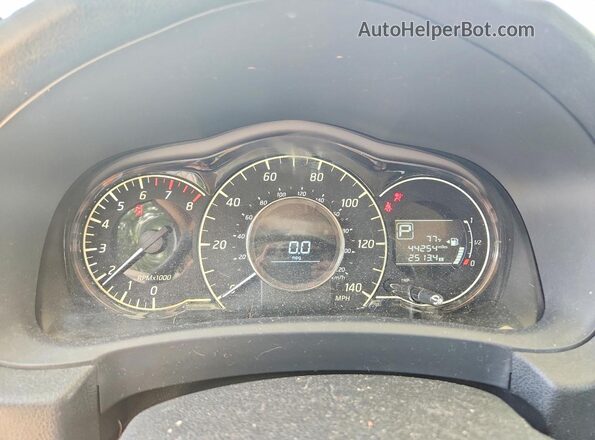 3N1CE2CP6GL381565 2016 NISSAN VERSA Silver ხელსაწყოთა პანელის ხედი