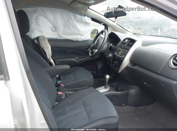 3N1CE2CP7GL356495 2016 NISSAN VERSA NOTE Silver Front interior view