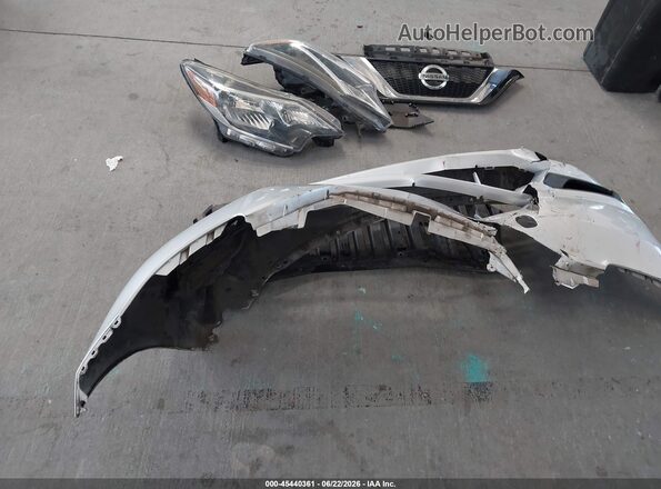 3N1CE2CP9HL369038 2017 NISSAN VERSA NOTE Silver Սարքավորումների վահանակի տեսք
