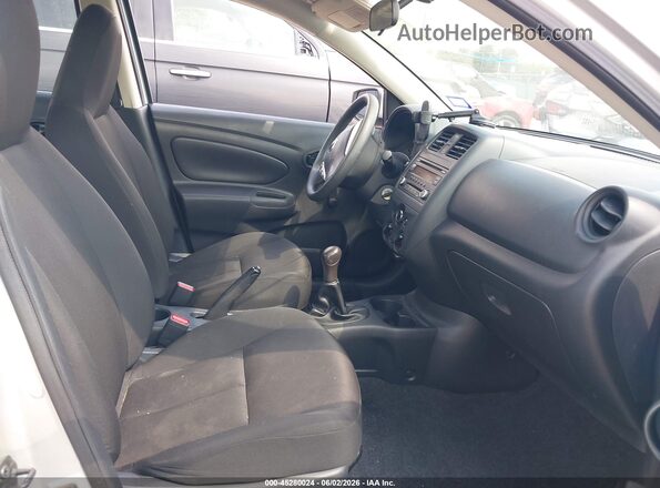 3N1CN7AP0GL865974 2016 NISSAN VERSA Silver Front interior view