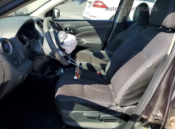 3N1CN7AP1GL807971 2016 NISSAN VERSA Charcoal Вид салону спереду