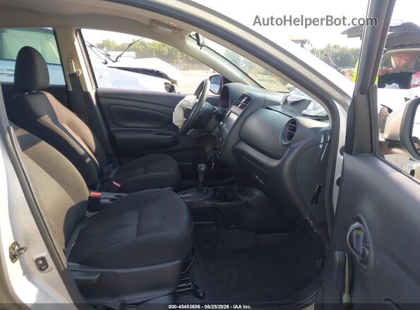 3N1CN7AP1KL827758 2019 NISSAN VERSA Silver Vista interior delantera